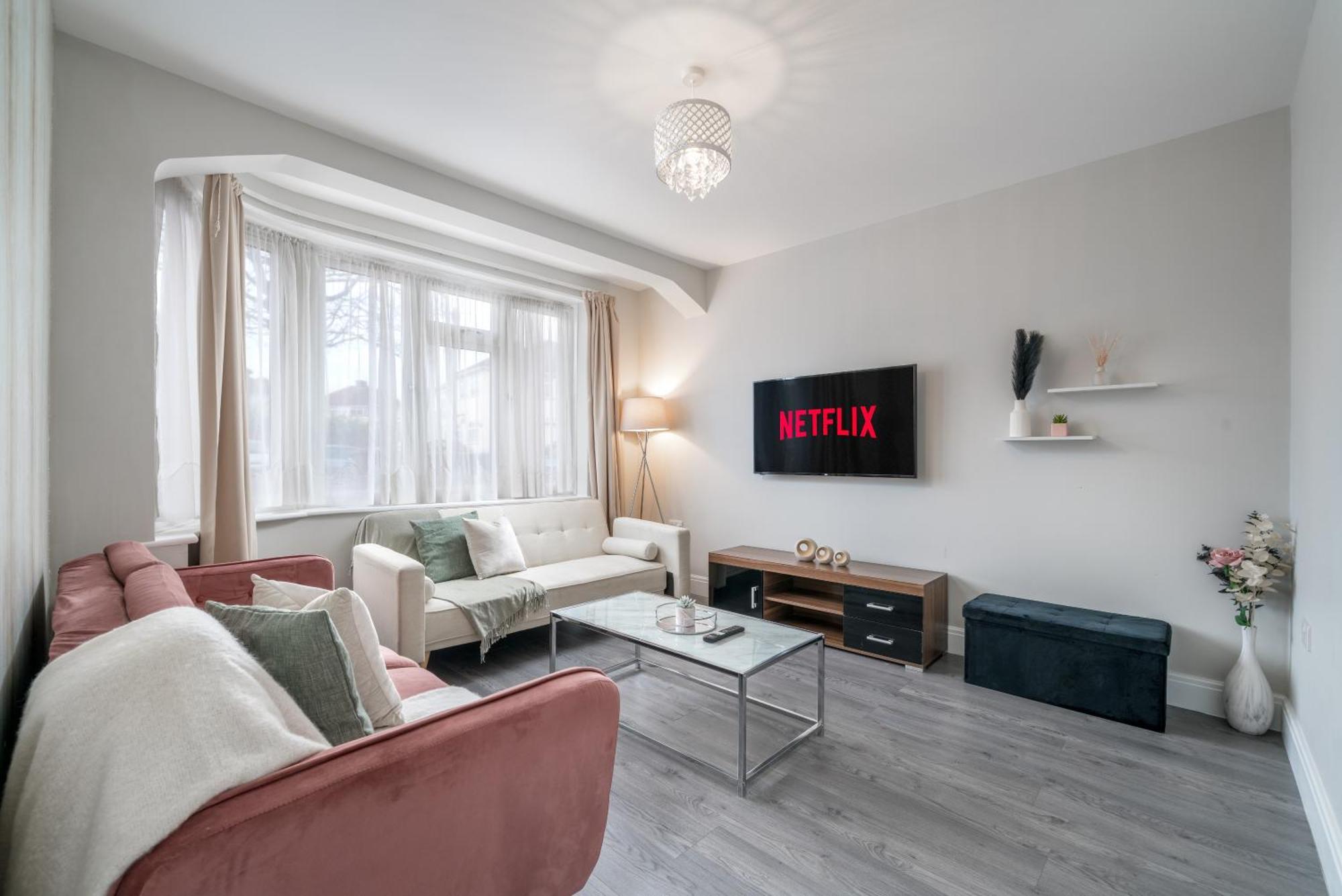 Lux 3Bed Near Wembley With Parking By Oceana Group - Sleeps 8 Lägenhet Harrow Exteriör bild