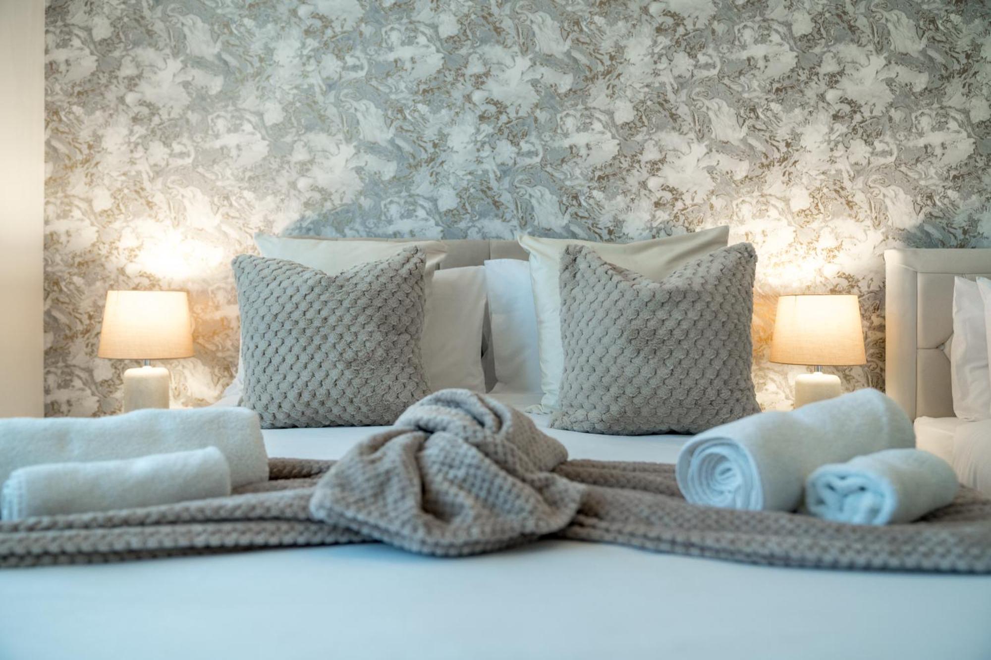 Lux 3Bed Near Wembley With Parking By Oceana Group - Sleeps 8 Lägenhet Harrow Exteriör bild