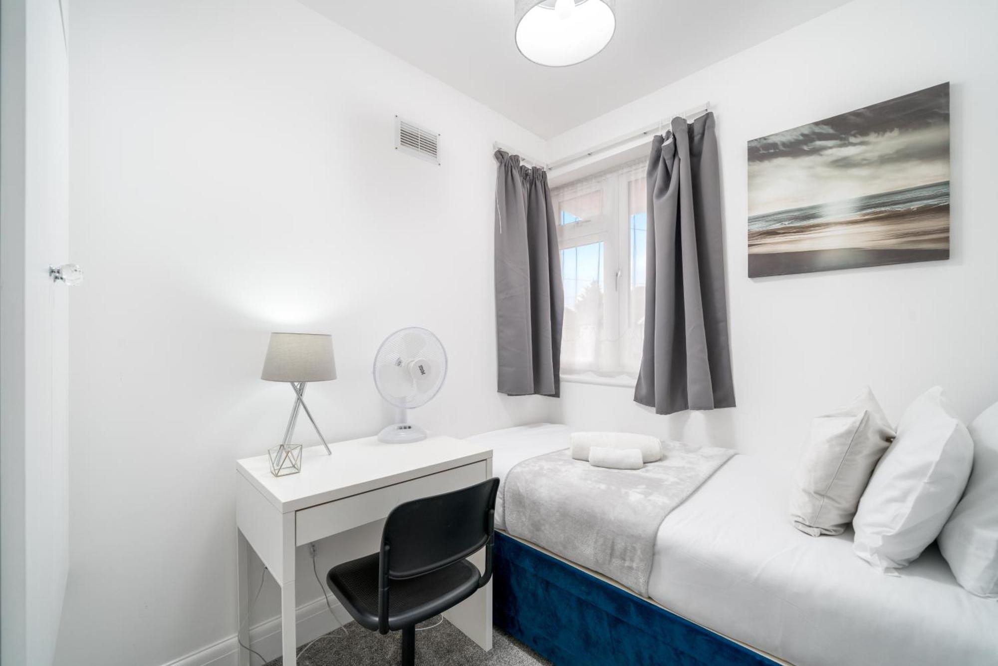 Lux 3Bed Near Wembley With Parking By Oceana Group - Sleeps 8 Lägenhet Harrow Exteriör bild